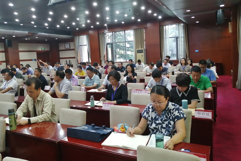 大家被四位同志敬业、专业、乐业于基层教育督导工作的热情所感染,并一致认为本期微论坛内容,关注教育督导理性思考、前瞻谋划和激情实践,对于促进区县探索与创新教育督导实践研究具有较强的借鉴指导意义。(第12期全国县区督学培训班 供稿) 大家被四位同志敬业、专业、乐业于基层教育督导工作的热情所感染,并一致认为本期微论坛内容,关注教育督导理性思考、前瞻谋划和激情实践,对于促进区县探索与创新教育督导实践研究具有较强的借鉴指导意义。(第12期全国县区督学培训班 供稿)